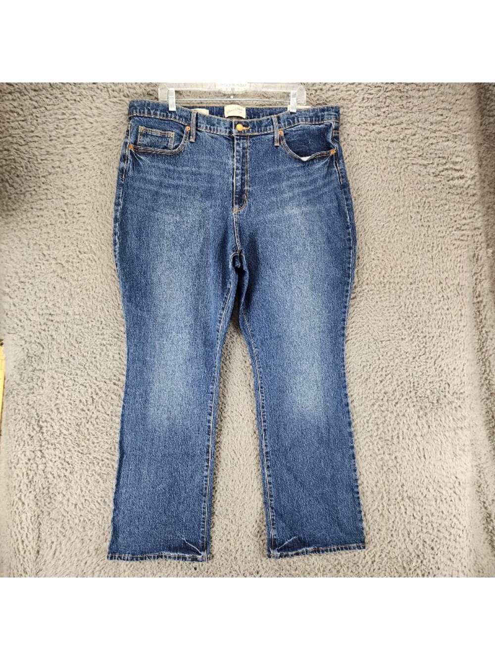 Universal Thread Jeans Womens 18/34R Blue Streatch Denim Vintage Bootcut *NWT*